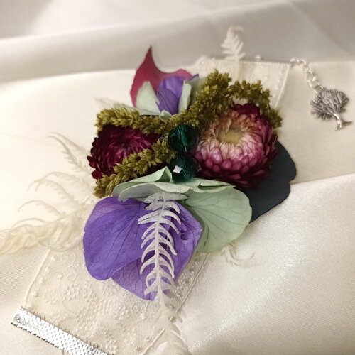 Bracelet  ruban dentelle ; collection " larme de d'amazone ".