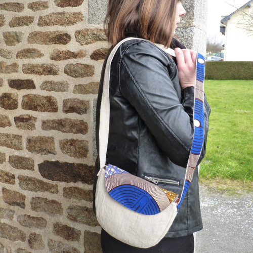 Petit sac besace en toile de lin et wax à longue bandoulière