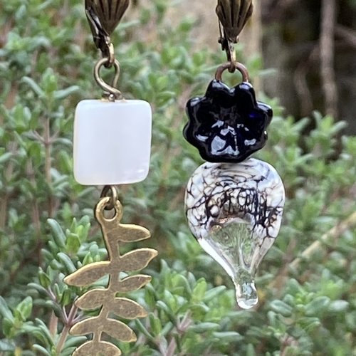 Boucles d’oreilles le camelia