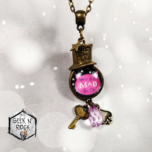 Collier cheshire cat alice au pays des merveilles chat fou chat du cheshire "we're all mad here"