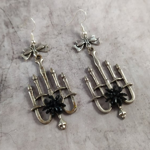 Boucles d'oreilles gothique chandelier et araignée