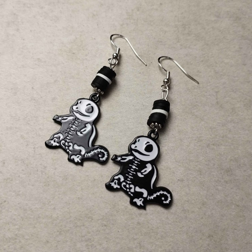 Boucles d'oreilles geek attrapez les tous ! pokémon carapuce squelette