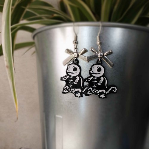 Boucles d'oreilles geek attrapez les tous ! pokémon carapuce squelette