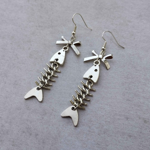 Boucles d'oreilles squelette de poisson articulé