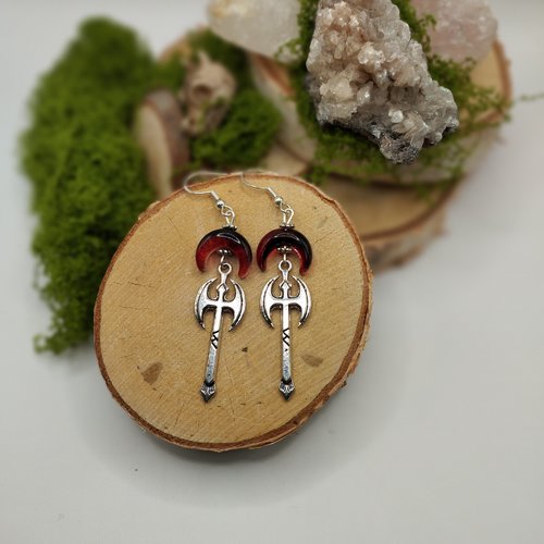 Boucles d’oreilles "lames sanguines" – double hache & croissant rouge