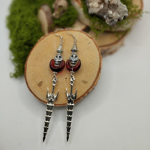 Boucles d’oreilles "spirale des enfers" – totem osseux & lune de sang