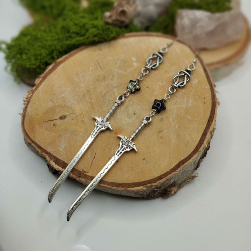 Boucles d’oreilles "lames de l’ancienne forêt" – épées elfiques & nœuds mystiques