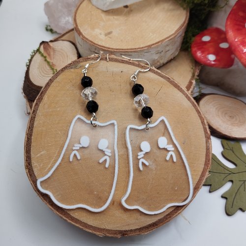 Boucles d’oreilles chats fantômes – élégance et fantaisie