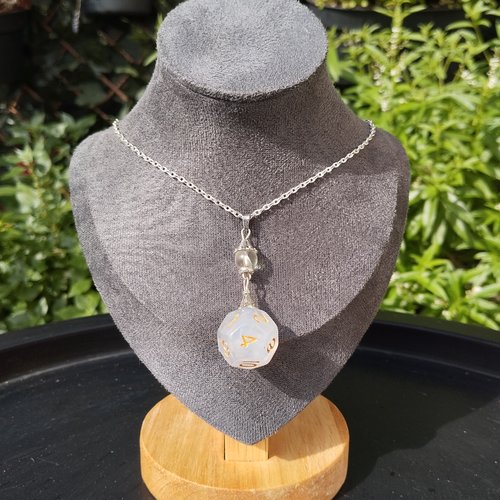 Pendentif d12 de brume lunaire