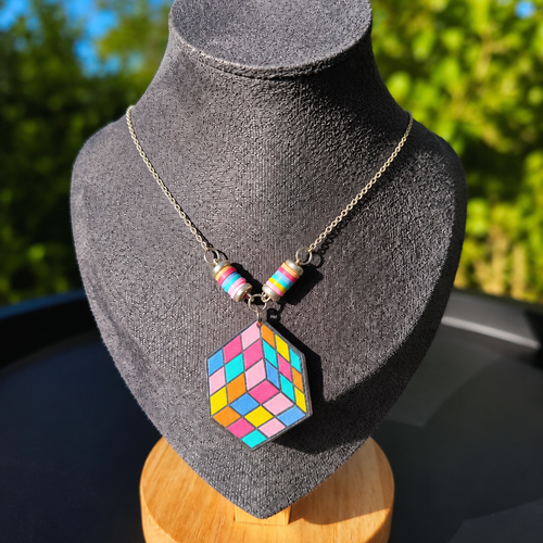 Collier cube pixel pastel - inspiration rétro gaming