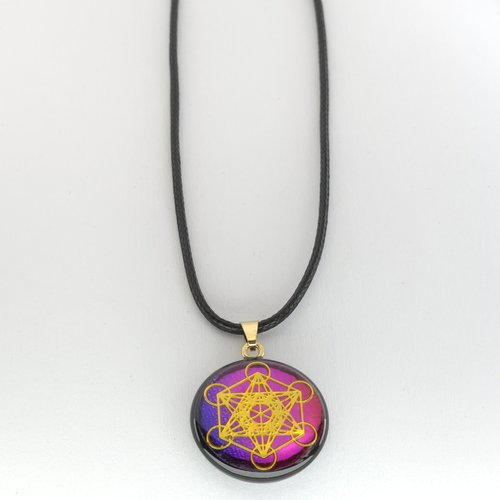 Pendentif artisanal à base de shungite - recto-verso cube de métatron doré sur fond fushia/violet & yin yang