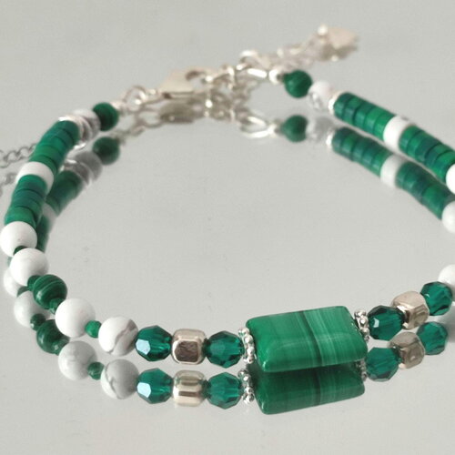 Bracelet en perles de malachite et howlite sur argent 925 breloque colibri