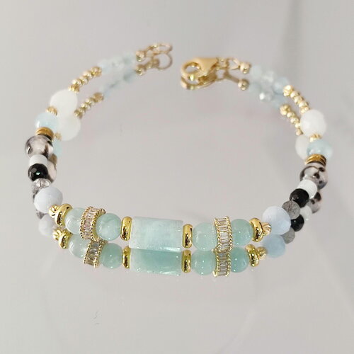 Bracelet en perles naturelles d' aigue-marine, pierre de lune et d' onyx noir sur gold filled