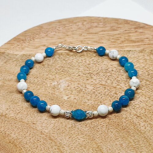 Bracelet en perles d' apatite bleue et howlite sur argent 925