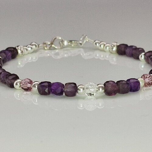 Bracelet en perles d' améthyste facettée sur argent 925