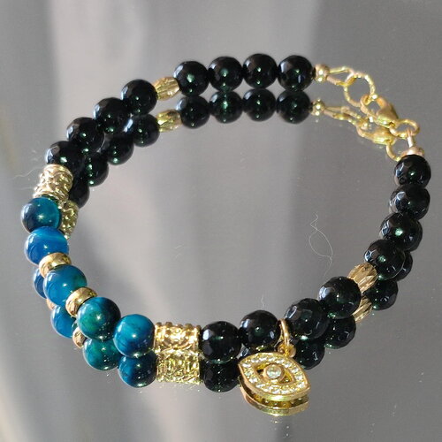 Bracelet en perles d' œil de tigre bleu, onyx noir facetté sur gold filled breloque œil