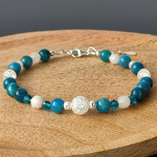 Bracelet en perles d' apatite bleue, pierre de lune et cristal de roche craquelé sur argent 925