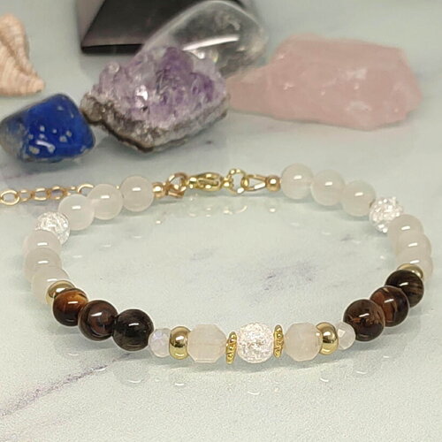 Bracelet en perles de pierre de lune, d' œil de tigre et quartz sur gold filled