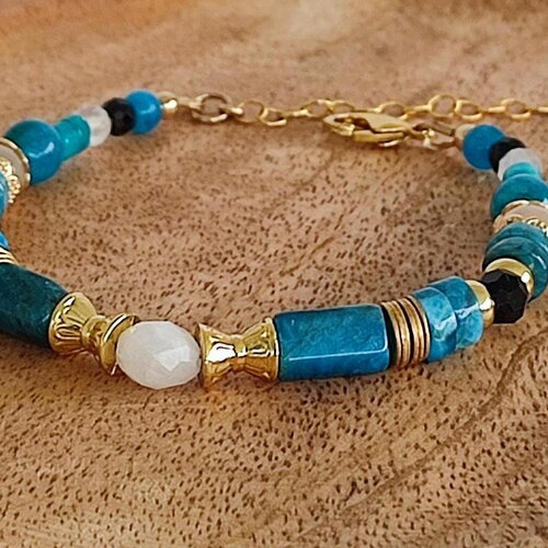 Bracelet en perles d' apatite bleue et de pierre de lune sur gold filled