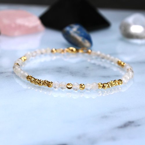 Bracelet pierre de lune 3 mm facettée, perles plaqué or et gold filled 14k