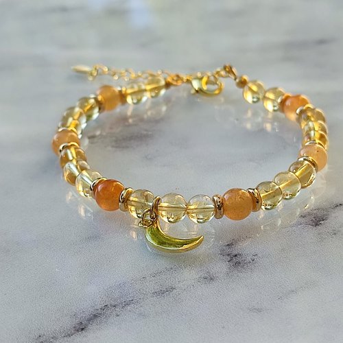 Bracelet en citrine et aventurine orange sur plaqué or avec breloque lune