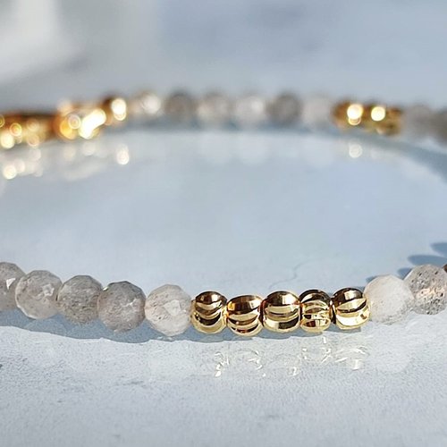 Bracelet labradorite et perles or, perles plaquées or 18k