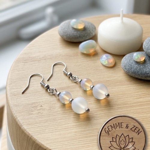 Boucles d'oreilles opaline et reflets bleus – bijou minimaliste et féminin