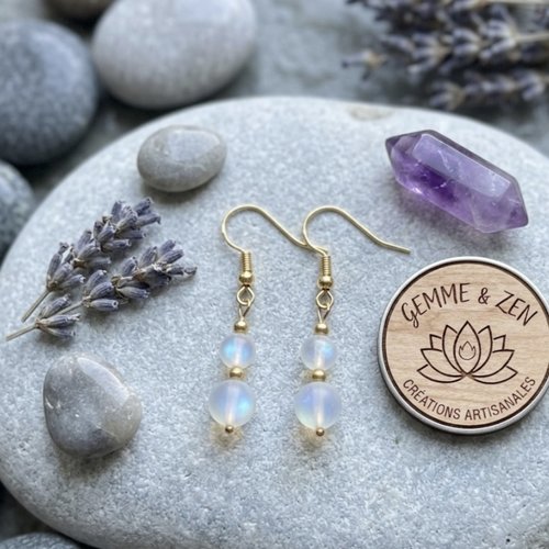Les célestes – boucles d'oreilles pendantes en opaline et doré (6mm & 8mm)