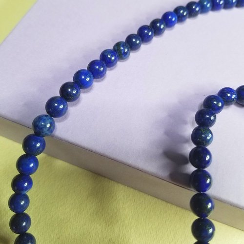 Collier perles en lapis lazuli