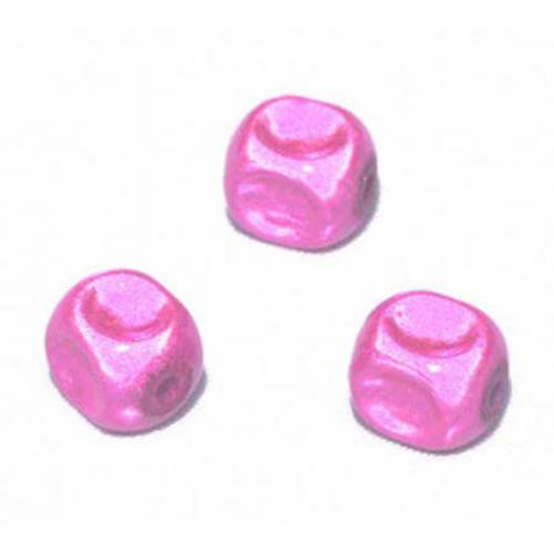 Perles magiques carrées 8 mm rose x 10 