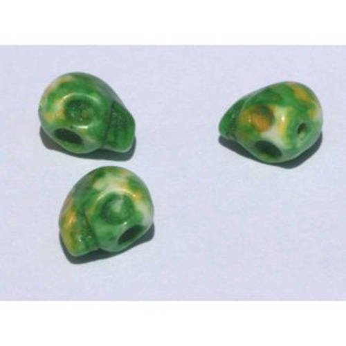 Perle tête de mort en jade 10x 8.5 mm 