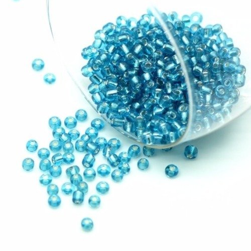 Perle de rocaille en verre bleu 4x3 mm