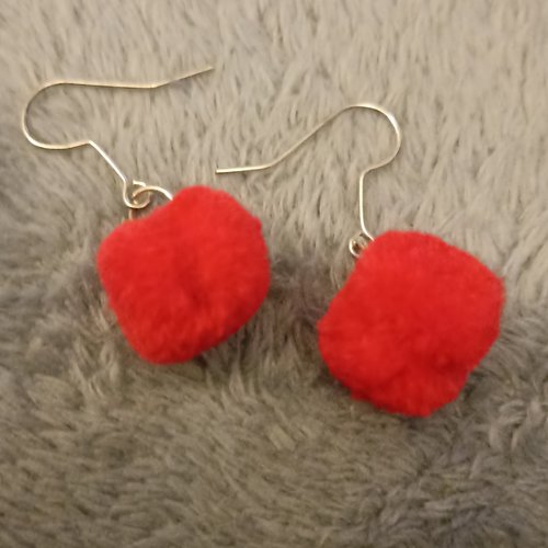 Boucles d'oreilles "pompon rouge"