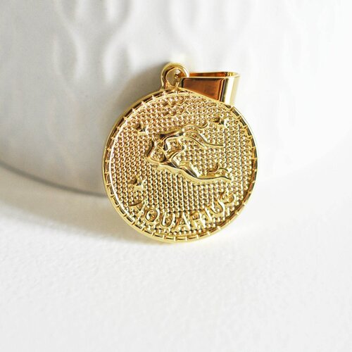 Pendentif médaille ronde verseau acier doré,signe astrologique, pendentif doré,sans nickel, création bijoux,médaille or,2.9cm, l'unité,g1721