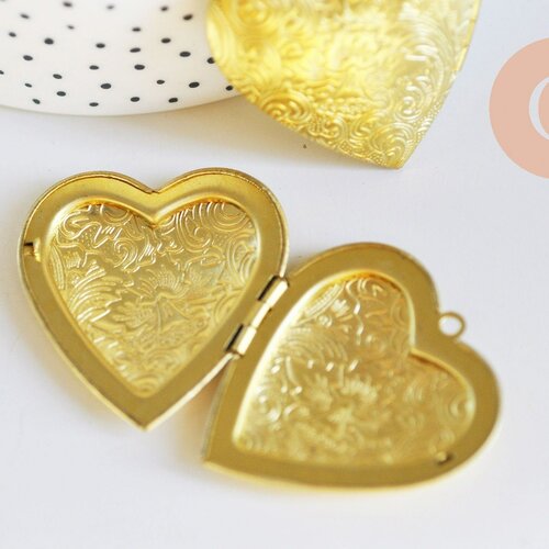 Pendentif locket coeur oeil protecteur laiton brut 28mm, un apprêt doré sans nickel,une médaille dorée en laiton brut,lot de 2 g6283