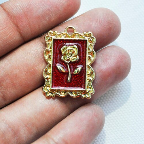 Pendentif rectangle fleur rose émail rouge, pendentif zamac doré, bijou laiton,fleur création,pendentif zamac doré,l'unité,27.5mm g3713