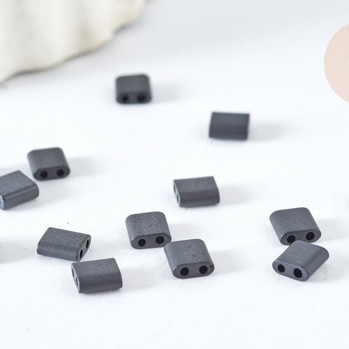 Perles rocaille carré verre rectangle noir mat opaque,création bracelet, perle tila,4.5mm,2 trous, les 50 (4.8gr) g7489