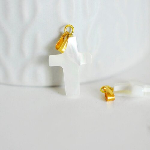Pendentif croix nacre blanche, pendentif nacre,nacre support doré, pendentif,création bijoux, nacre naturelle, 22mm, l'unité,g1054