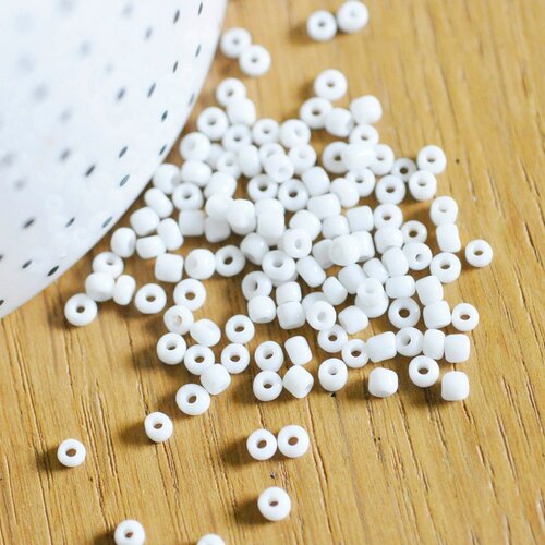 Petite perles de rocaille blanches, perles rocaille,blanc opaque, perlage, création bijoux, rocaille blanche,5grammes ,2.5mm,g2541