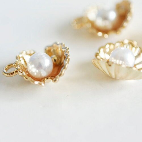 Pendentif coquillage doré perle , pendentif coquillage,création bijoux, coquillage doré, pendentif doré, 15mm, lot de 2-g755