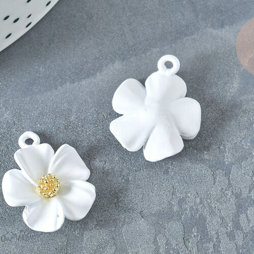 Pendentif zamac fleur blanche 23,5mm, création bijoux,perles zamac,bijou fleur blanche l'unite g7361