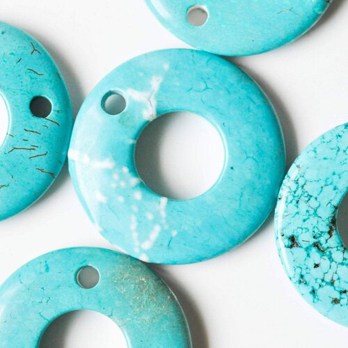 Pendentif donut howlite turquoise,pendentif bijoux  pierre, howlite naturelle,30mm, l'unité g3982