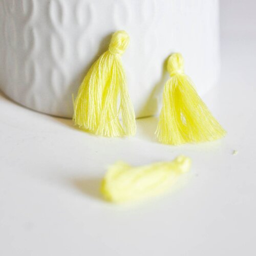 Pompon jaune coton, décoration pompon,accessoire coton, pompon boucles, fabrication bijoux, coton jaune,25-31mm,les 5,g2764