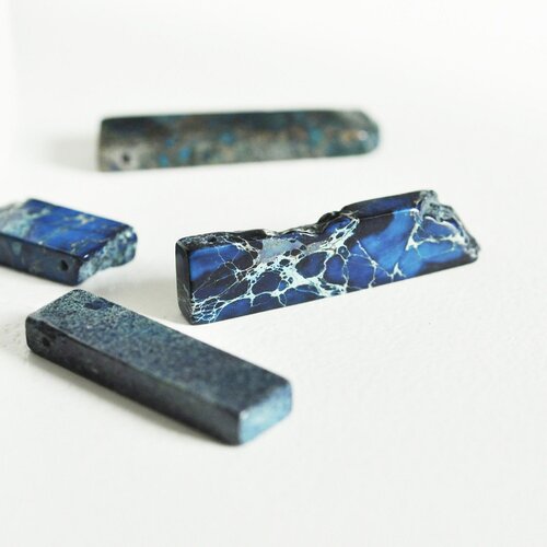 Perle rectangulaire regalite bleue teintée naturelle pour creation de bijoux en pierre naturelle, lot de 2 g5219