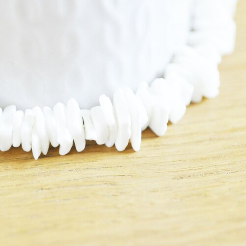 Perles coquillage naturel chips blanc, des perles en coquillage blanc pour création bijouxété ,6~12mm, le fil de 250 perles g3867