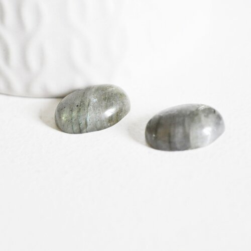 Cabochon ovale labradorite,un cabochon pierre ovale en labradorite naturelle pour créer des bijoux en pierre naturelle,13x18mm,l'unité,g2227