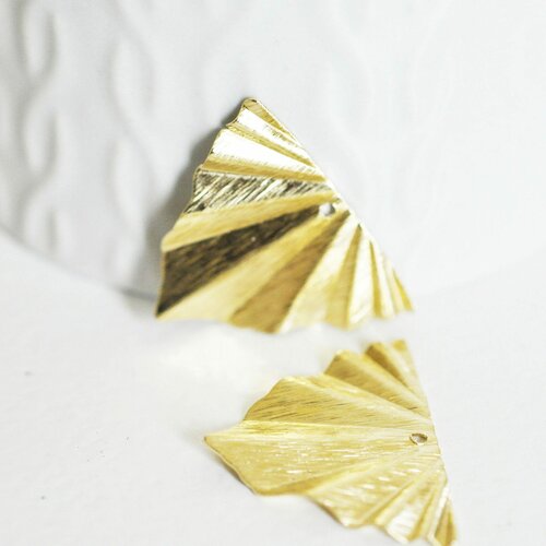 Pendentif triangle éventail plié laiton brut texturé, un apprêt doré sans nickel,un pendentif doré en laiton brut,29x22mm,lot de 2,g3221