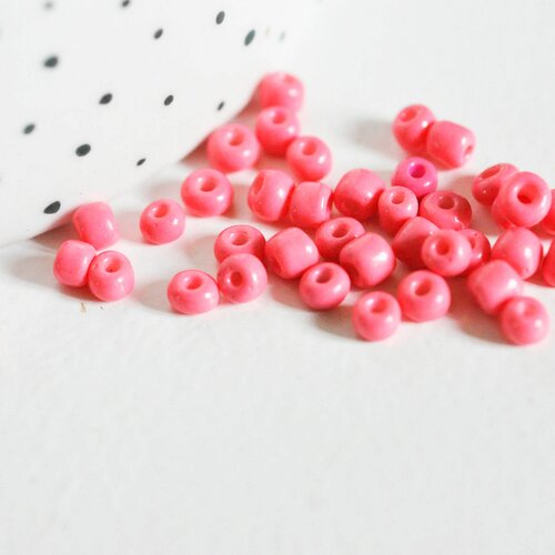 Grosses perles rocaille rose clair,perles rocaille rose opaque, création bijoux,perles verre, lot 10g, diamètre 4mm g5392