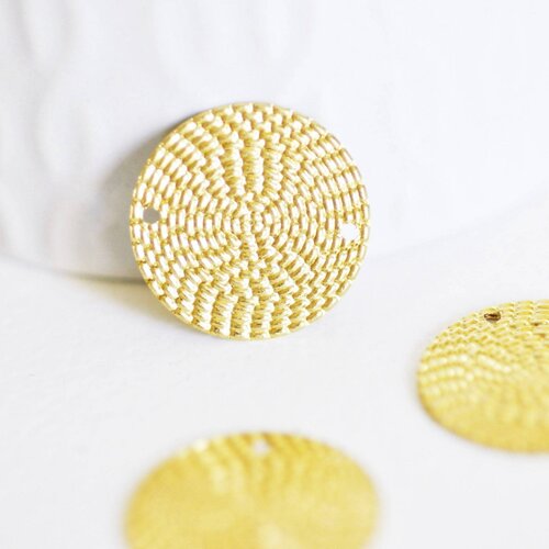 Pendentif médaille cerle texturée laiton brut, apprêt doré, sans nickel,médaille dorée,laiton brut, médaille ronde,20mm,lot de 2- g1840