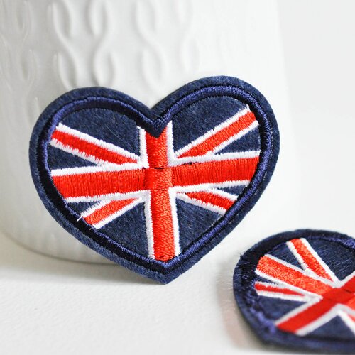 Ecusson coeur drapeau anglais,customisation vêtement, écusson thermocollant,patch brodé,écusson brodé, drapeau anglais,57mm,les 2-g1821